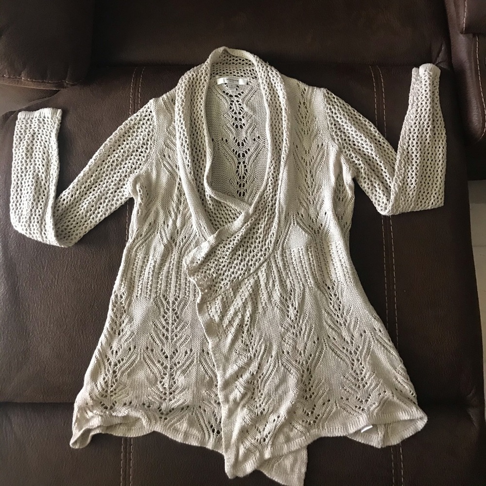 Light weight sweater